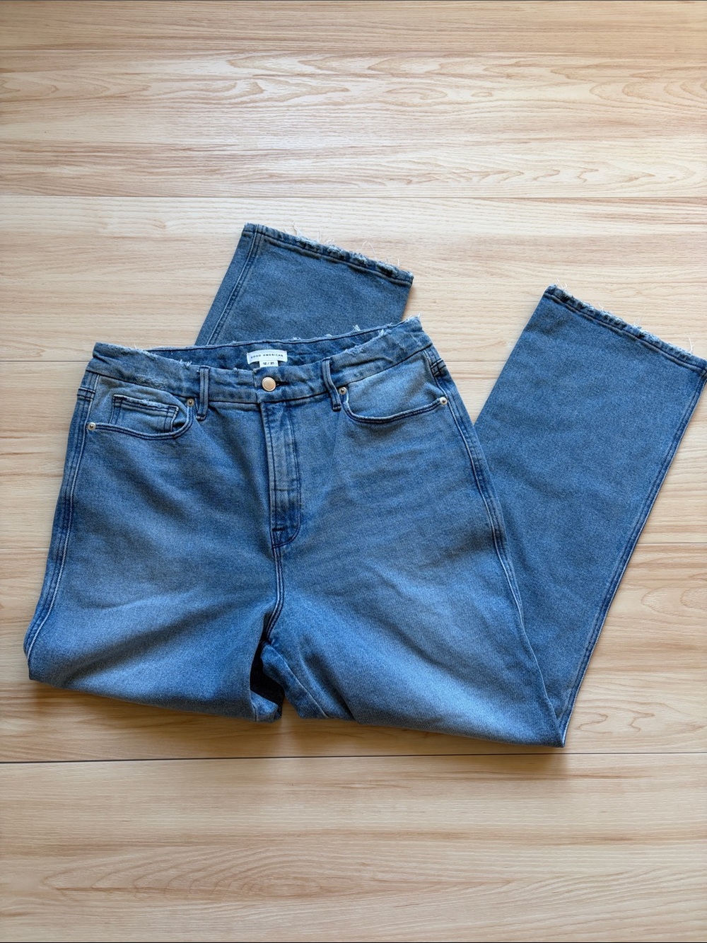 Good American Good Curve Straight Blues 858 Jeans